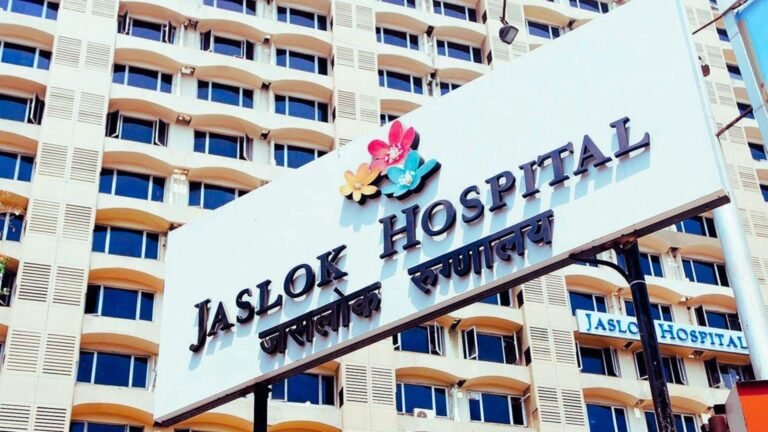 Jaslok Hospital Introduces Advanced Scarless Endoscopic Mastectomy Offering Immediate Breast Reconstruction Excellence